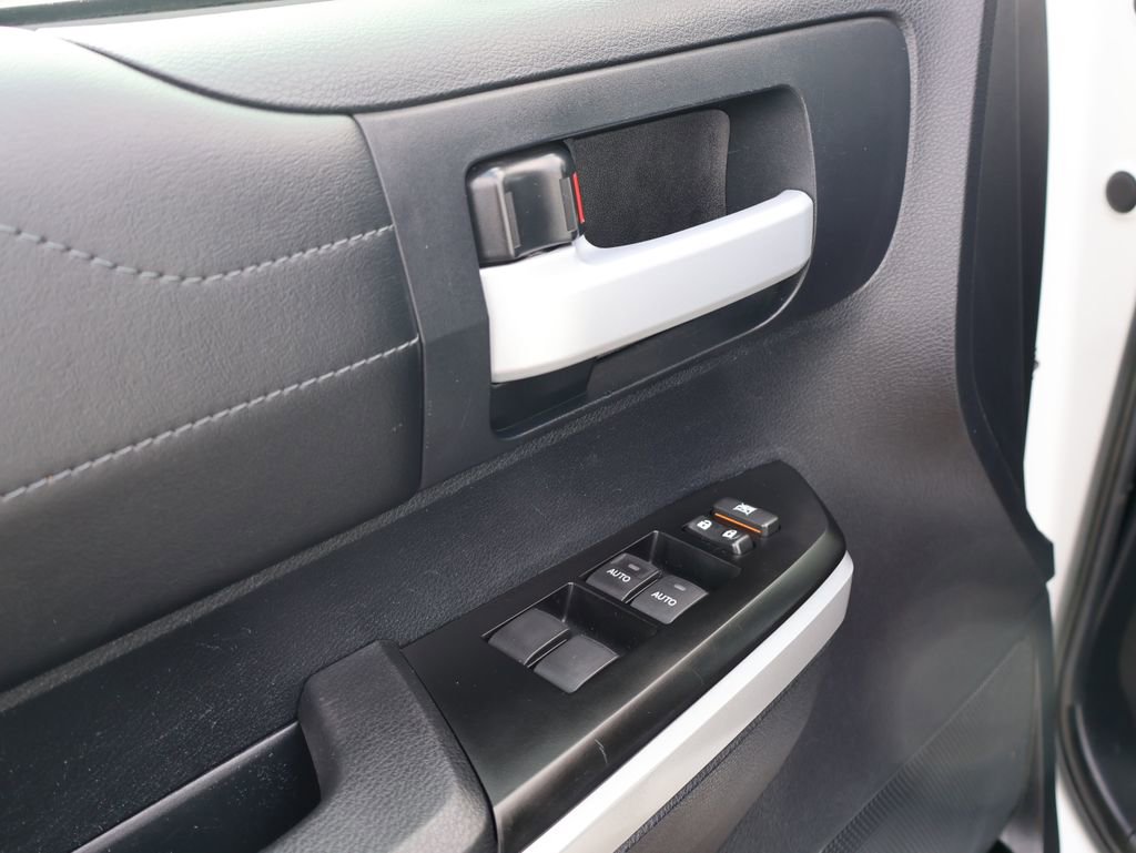 Used 2015 Toyota Tundra Limited w/ Limited Premium Package image 22