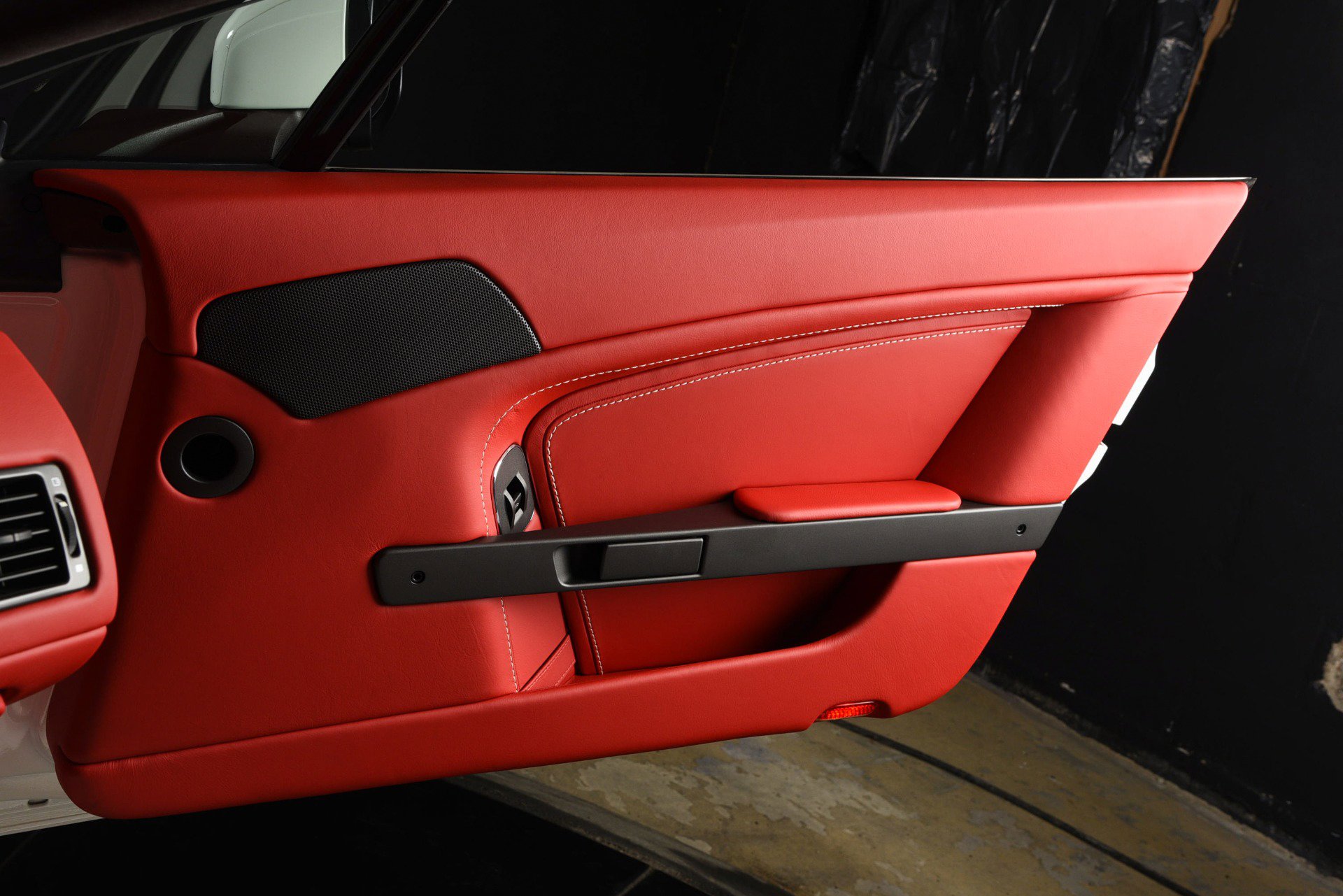 Used 2013 Aston Martin V8 Vantage Coupe image 26