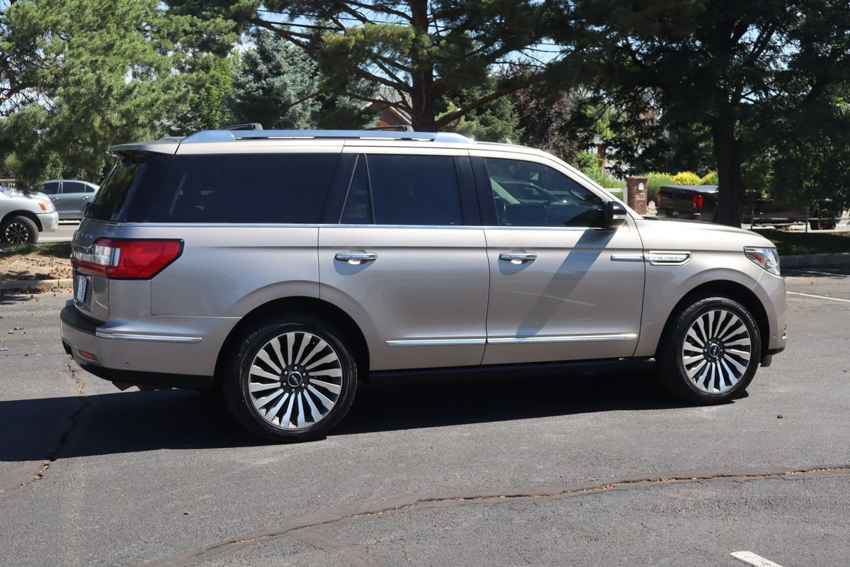 Used 2018 Lincoln Navigator Reserve w/ Technology Package AWD/4WD image 4