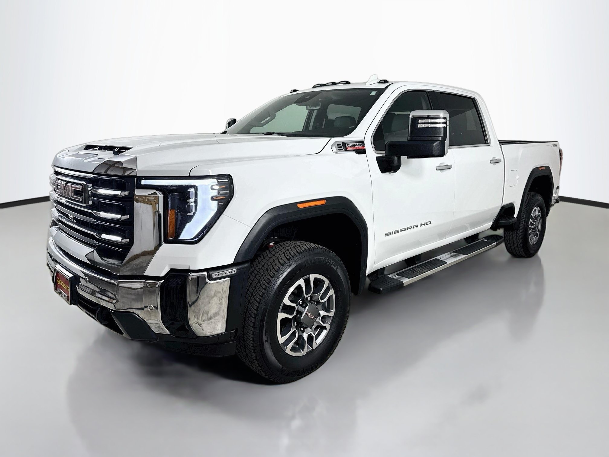 Used 2025 GMC Sierra 3500 SLT w/ SLT Premium Package AWD/4WD image 3