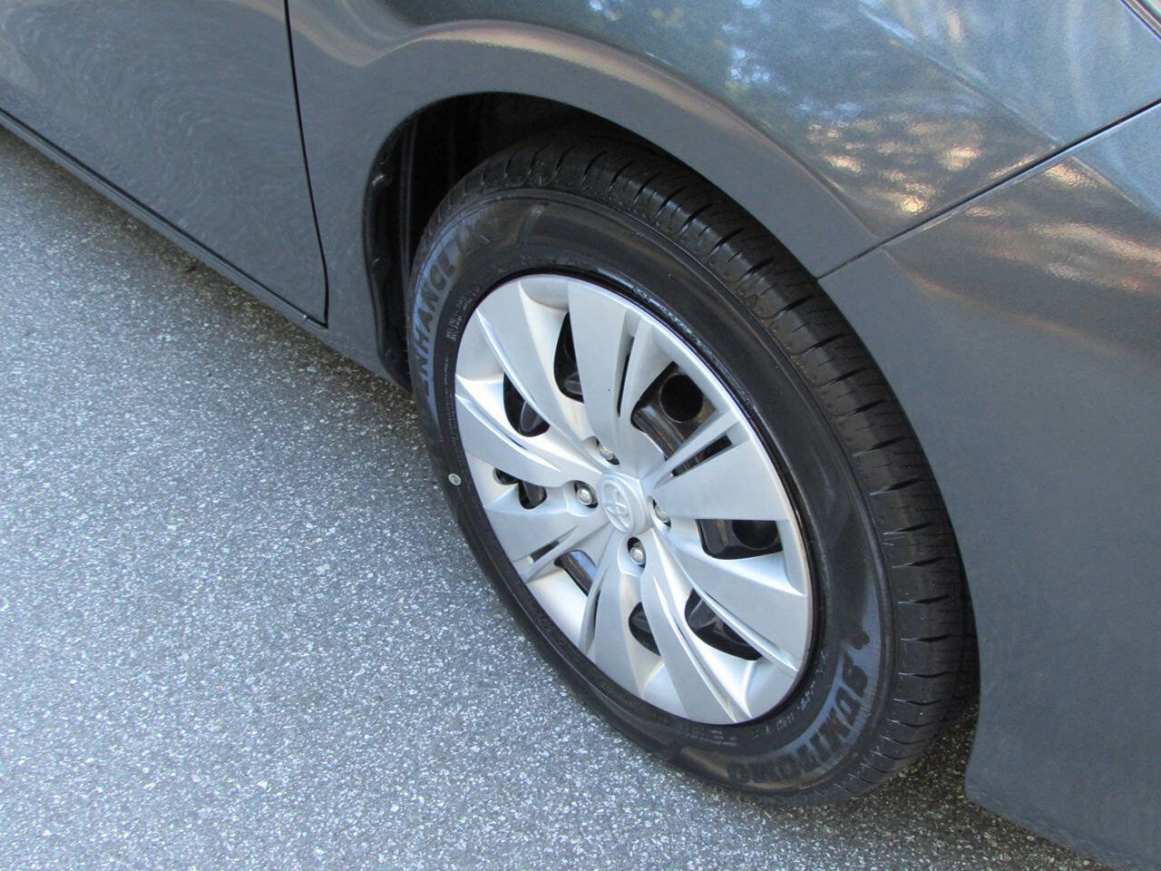 Used 2012 Toyota Yaris LE FWD image 12