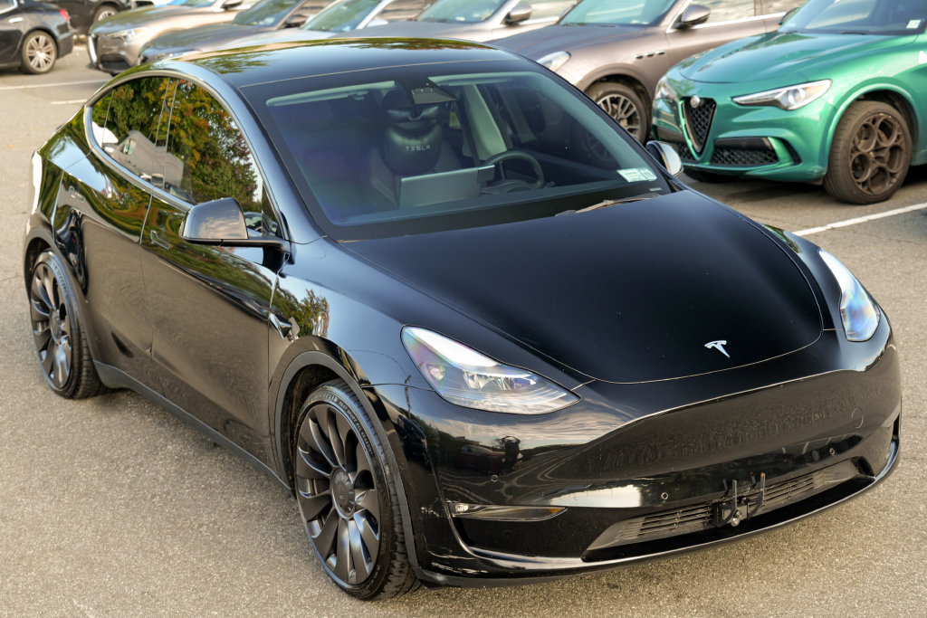 Used 2022 Tesla Model Y Performance AWD/4WD image 9