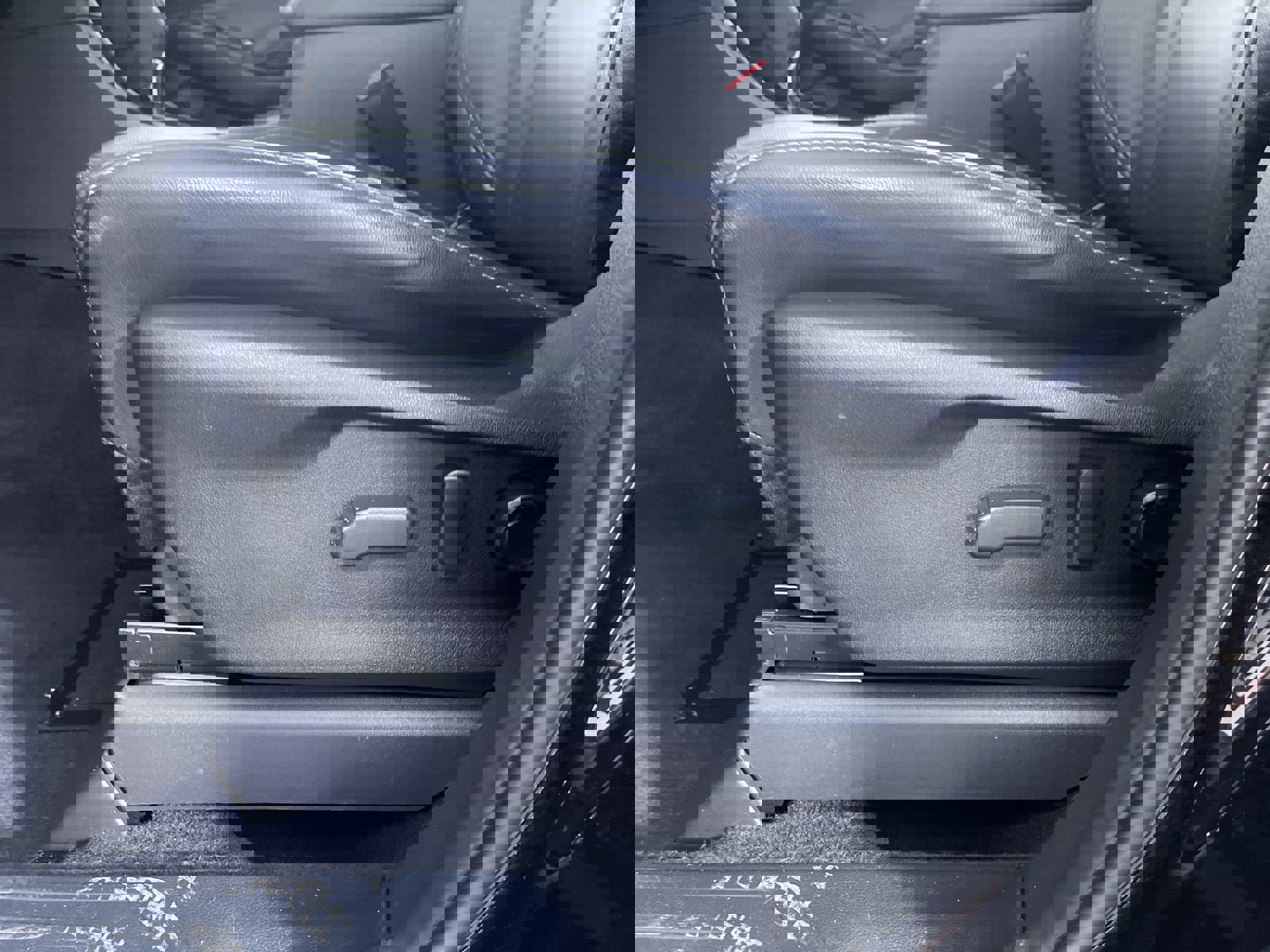 Used 2023 Subaru Ascent Limited w/ Technology Package image 13