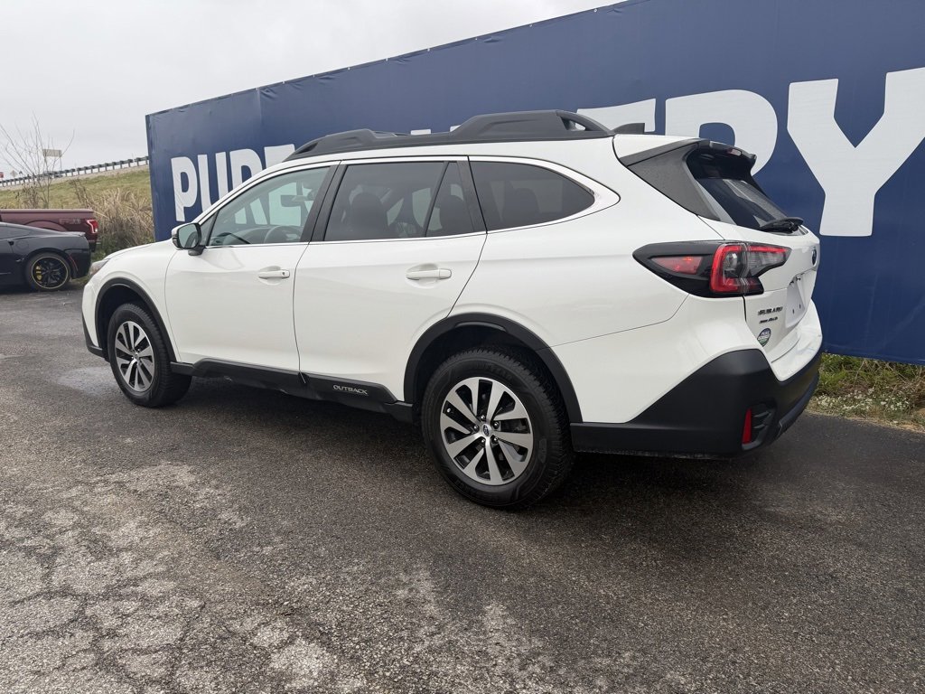 Used 2022 Subaru Outback Premium image 5