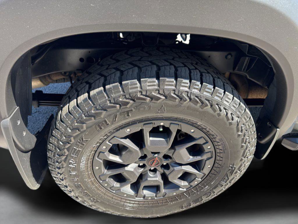 Used 2022 Nissan Frontier PRO-4X w/ Pro-4X Premium Package image 37