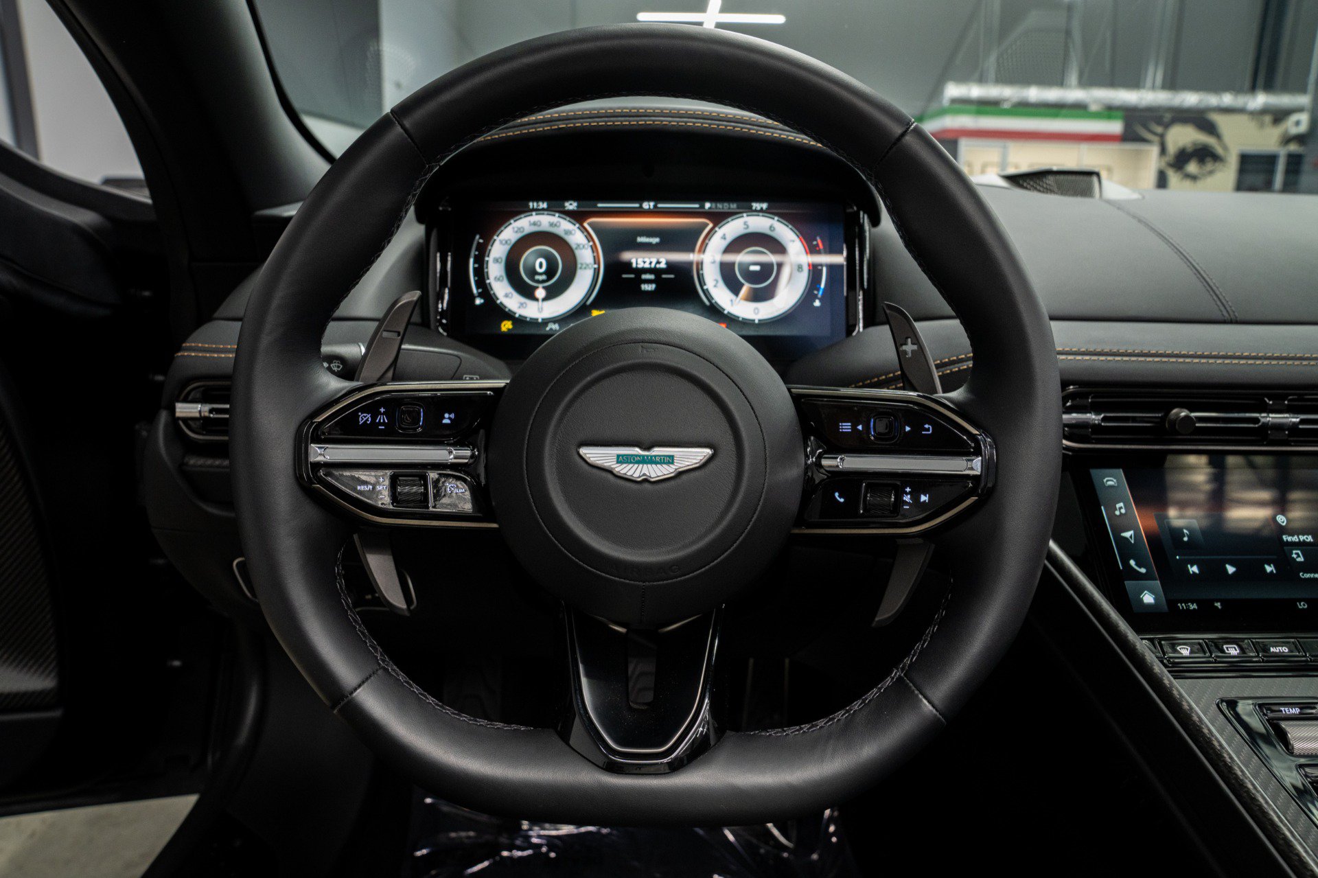Used 2025 Aston Martin DB12 Convertible RWD image 14