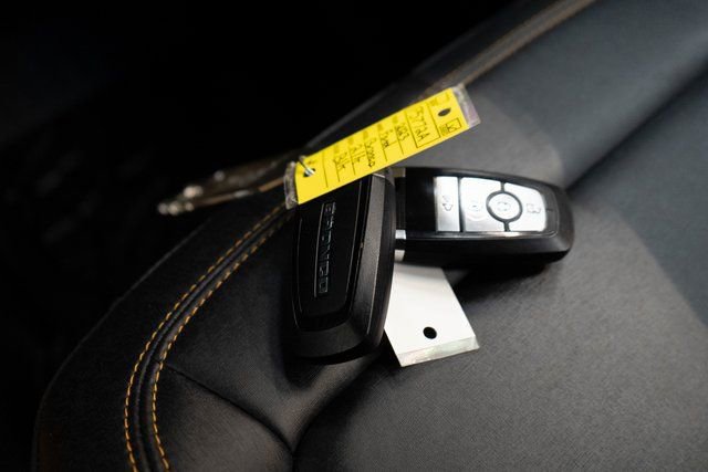 Used 2023 Ford Bronco Badlands image 39