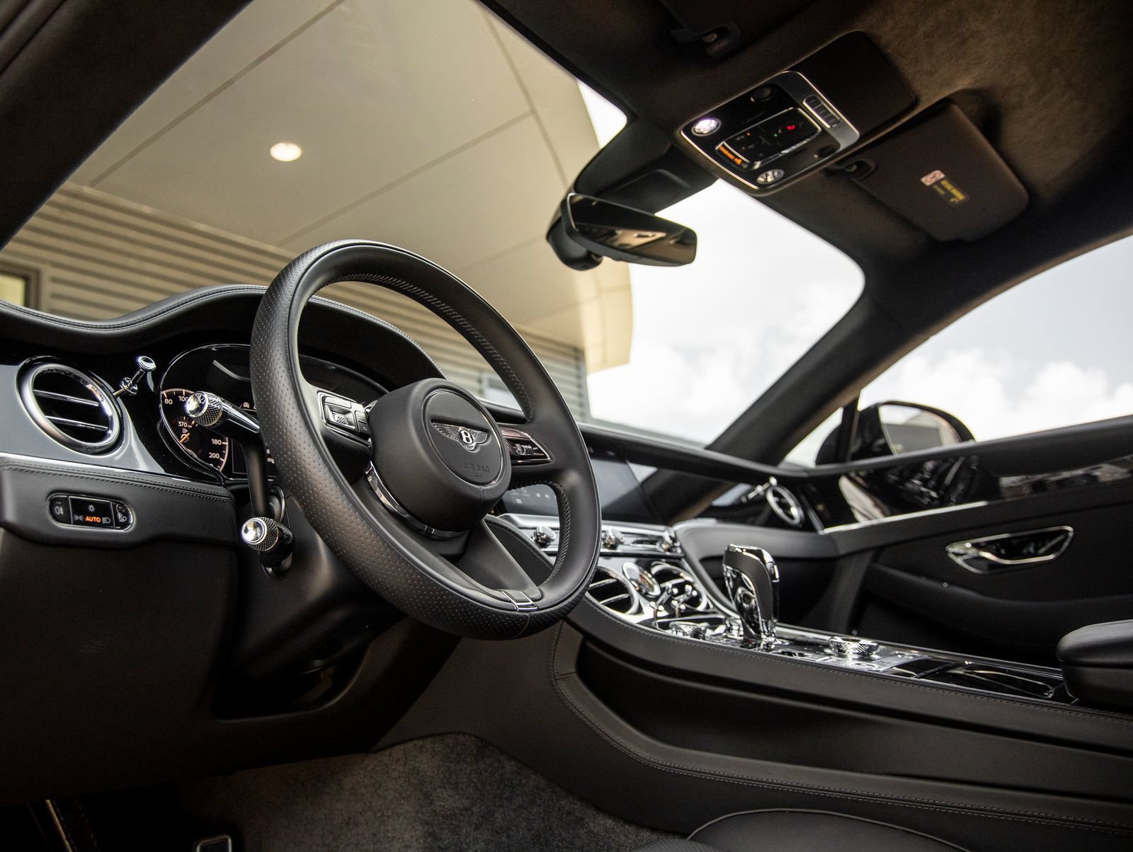 Used 2023 Bentley Continental GT Mulliner AWD/4WD image 26