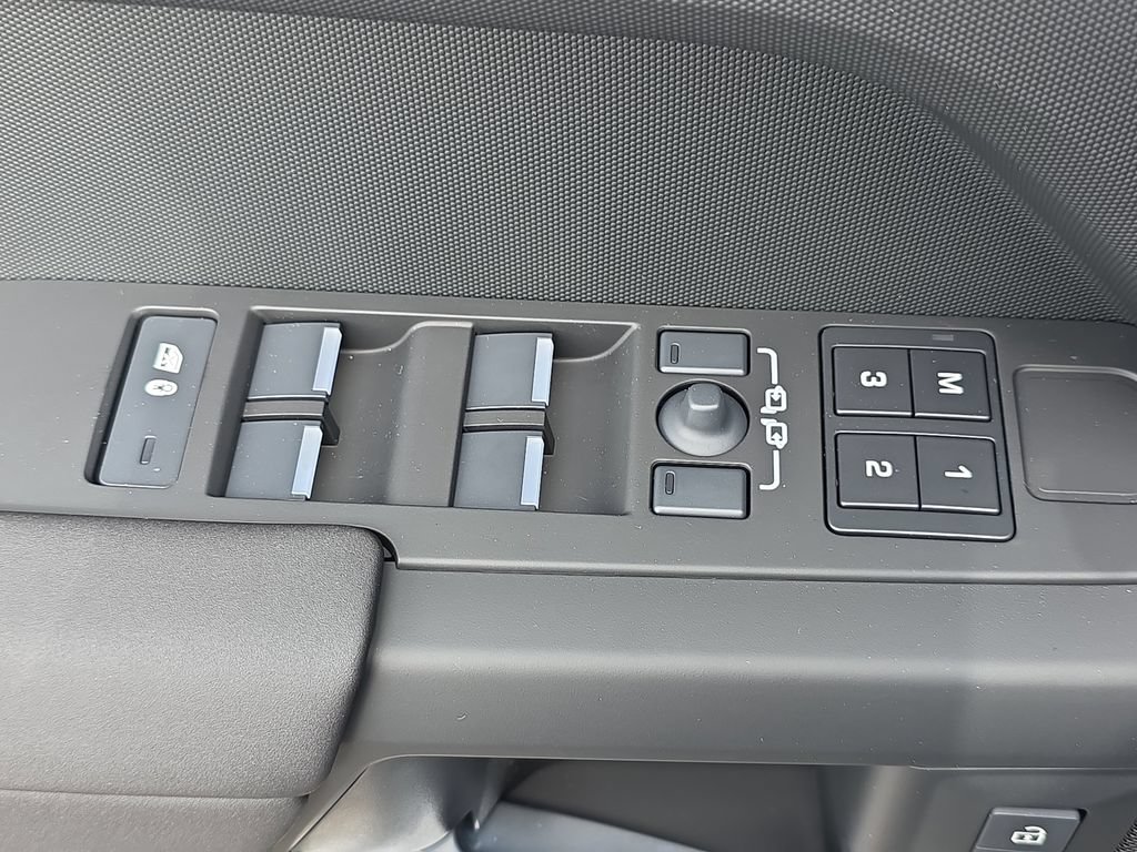 New 2026 Land Rover Defender 110 S AWD/4WD image 28