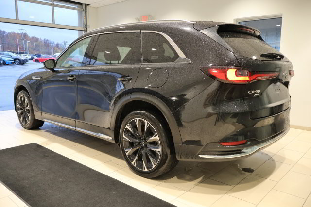 Used 2025 MAZDA CX-90 Plug-In Hybrid w/ Premium Plus AWD/4WD image 4