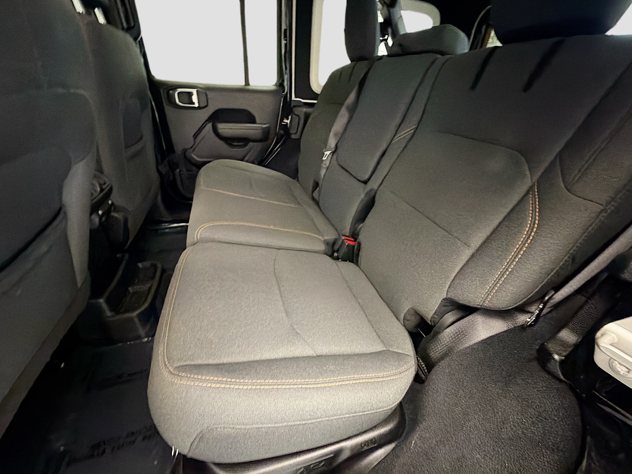 Used 2024 Jeep Wrangler Unlimited AWD/4WD image 13