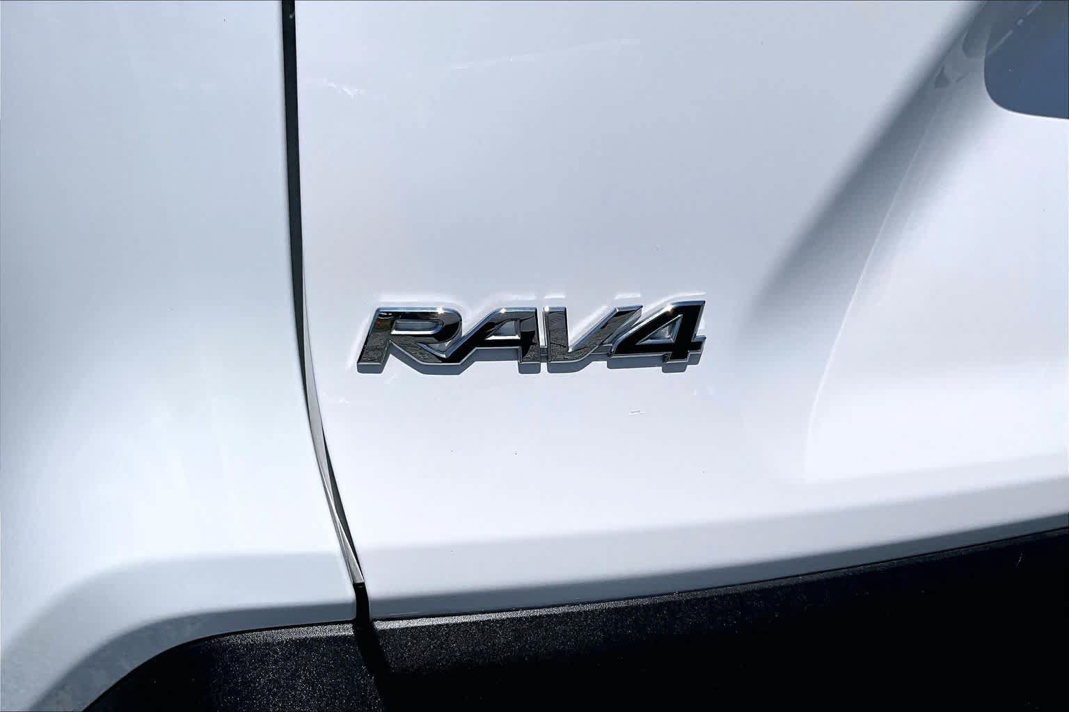 Certified 2023 Toyota RAV4 LE AWD/4WD image 60
