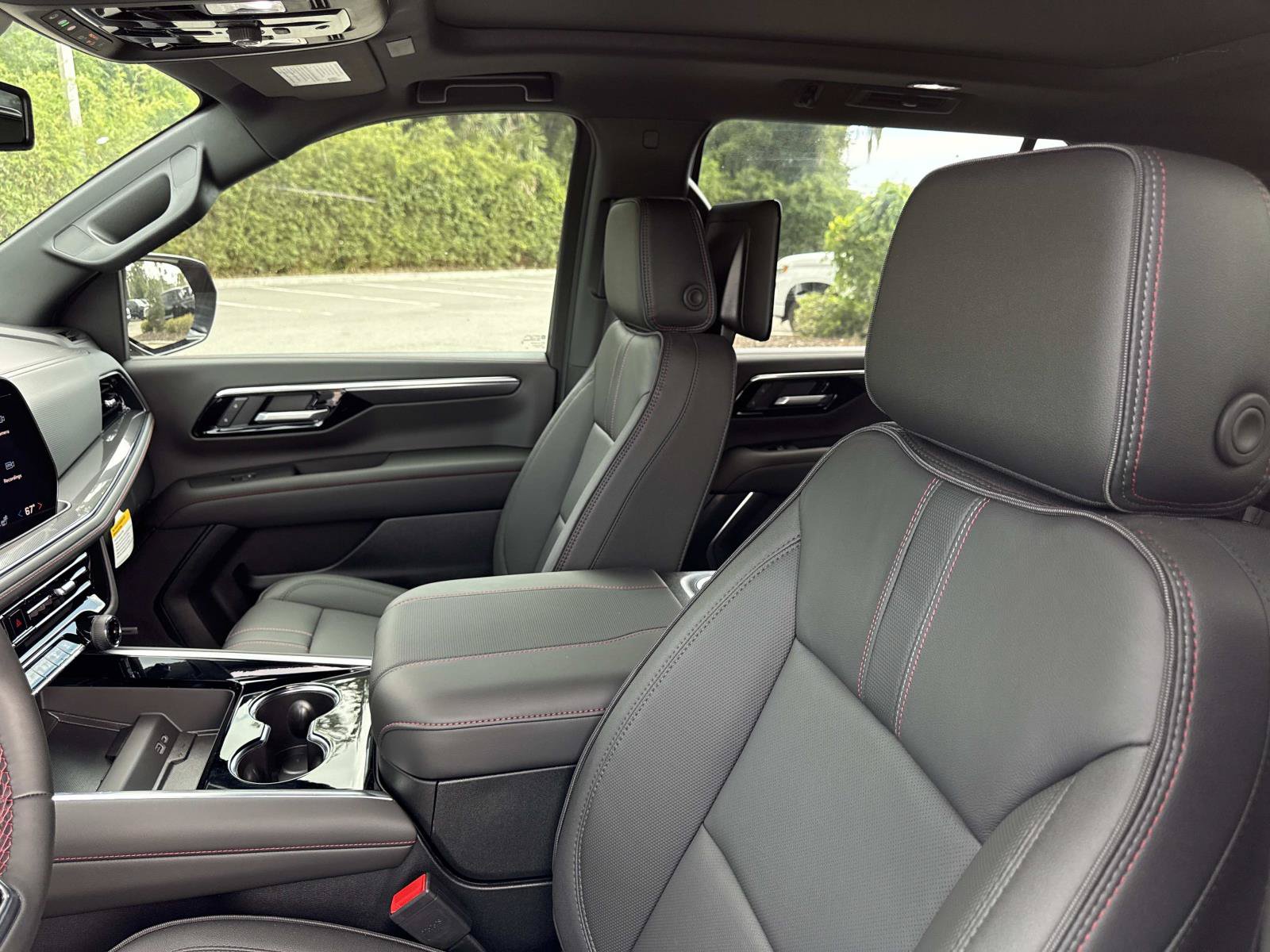 New 2026 Chevrolet Suburban RST w/ RST Capability Package AWD/4WD image 23