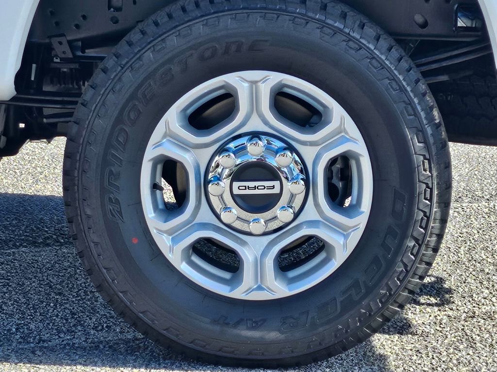 New 2026 Ford F250 XLT w/ FX4 Off-Road Package image 23