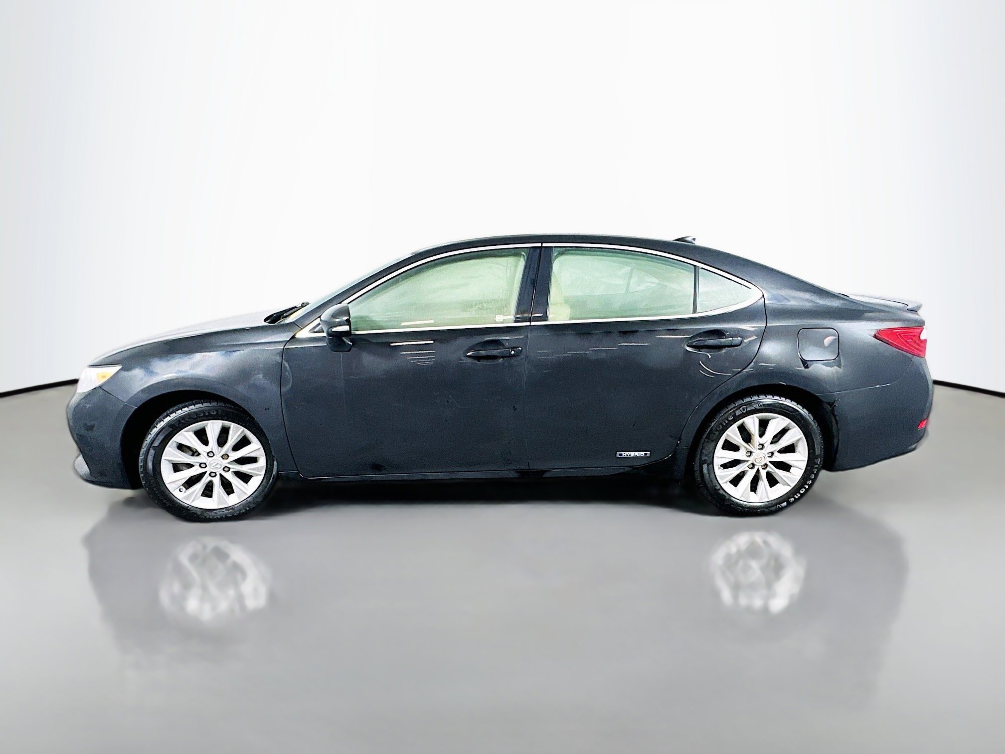 Used 2015 Lexus ES 300h image 4