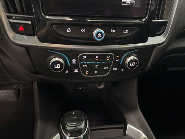 Used 2018 Chevrolet Traverse LT FWD image 21