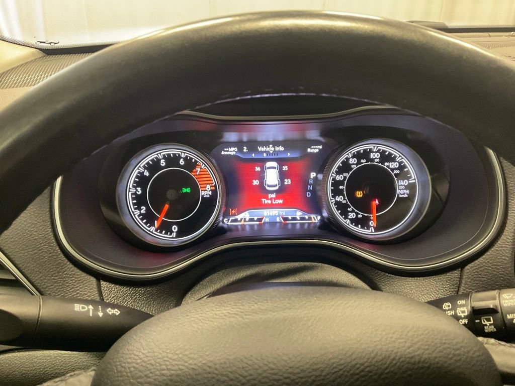 Used 2019 Jeep Cherokee Limited w/ Trailer Tow Group AWD/4WD image 15