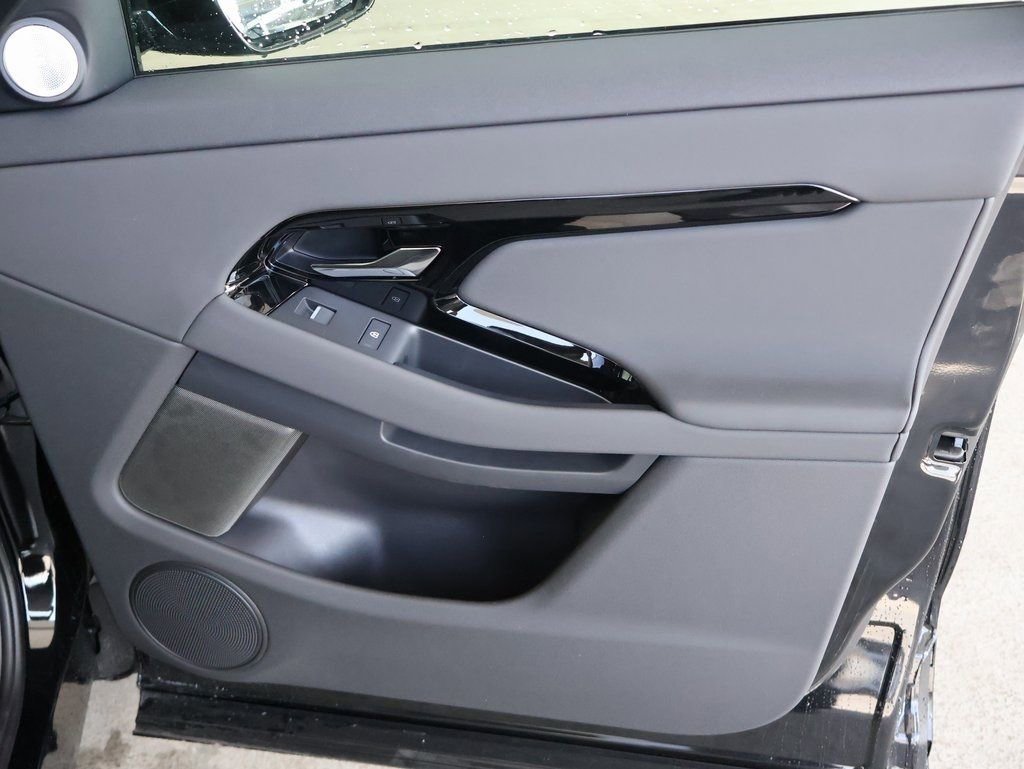 New 2026 Land Rover Range Rover Evoque Dynamic SE image 12