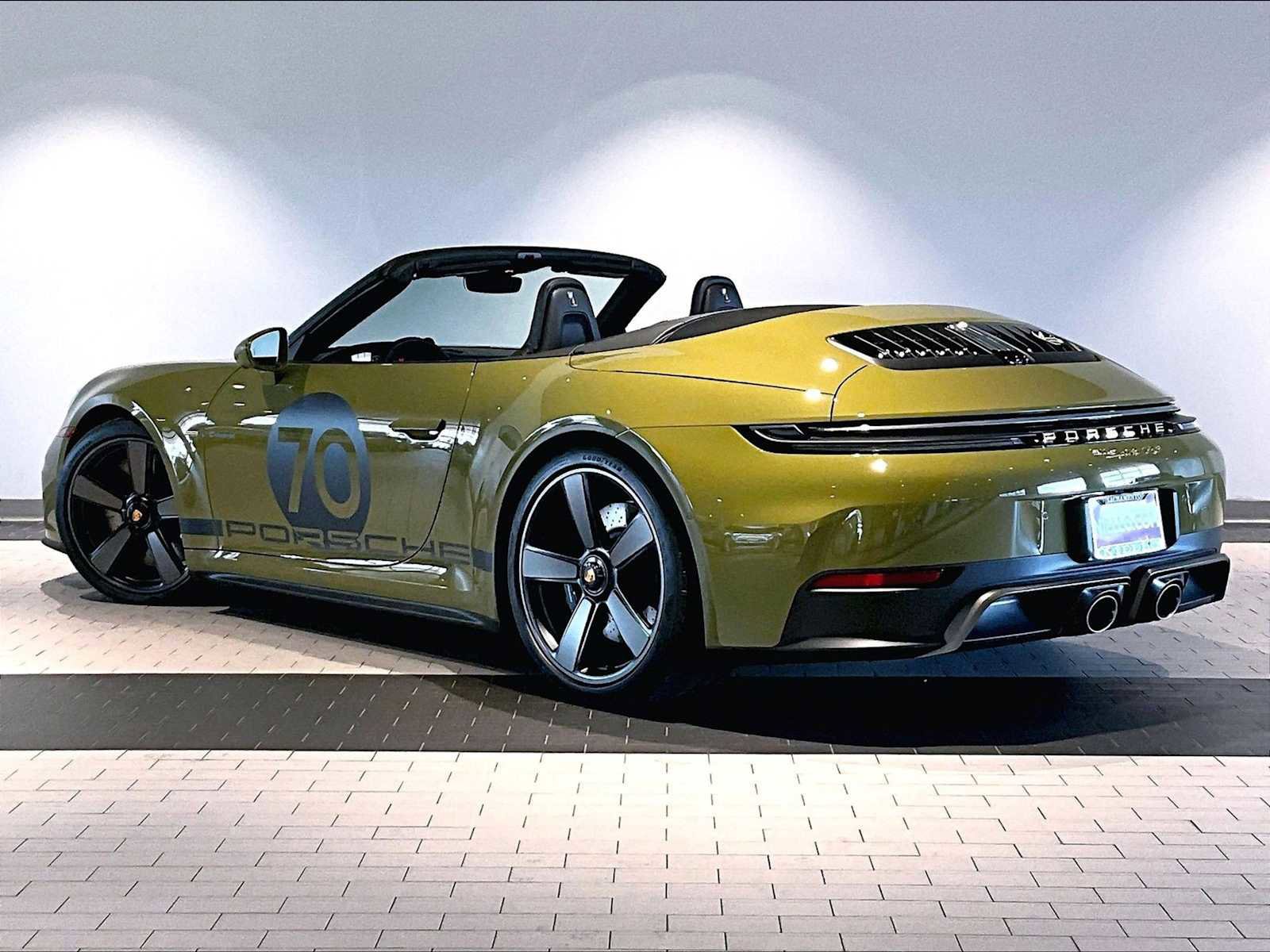 New 2026 Porsche 911 GTS image 3