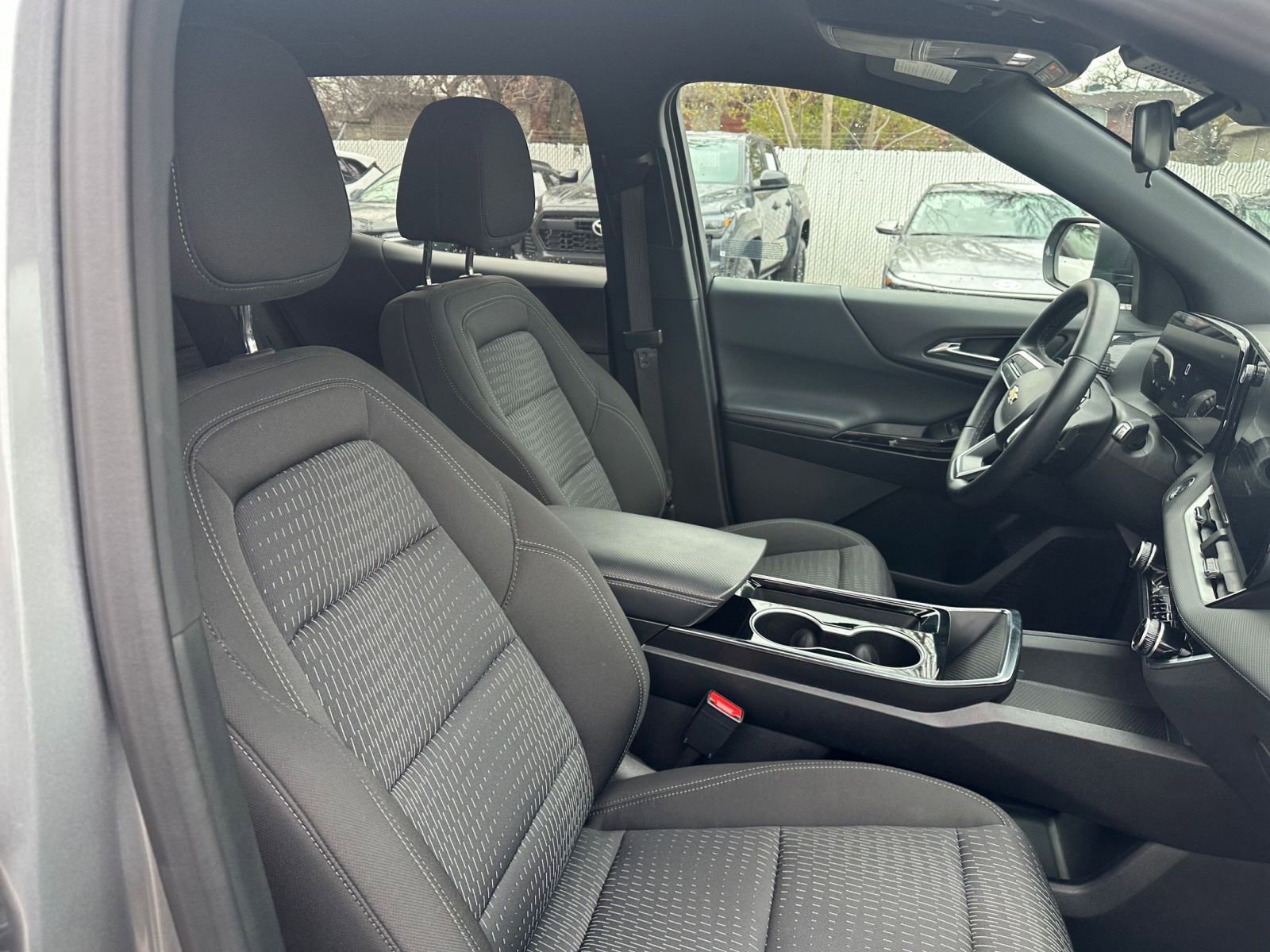 Used 2025 Chevrolet Equinox LT image 35