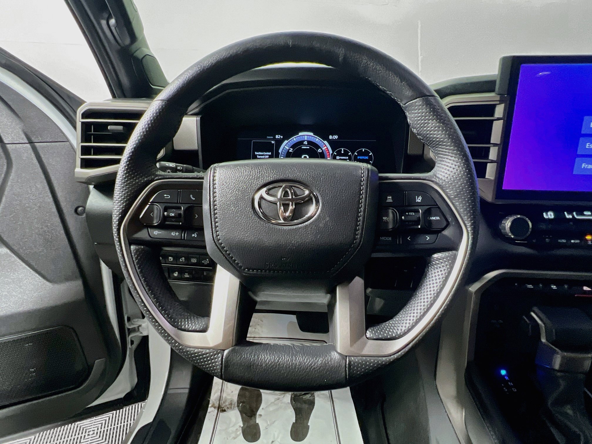 Used 2025 Toyota Sequoia Limited AWD/4WD image 17