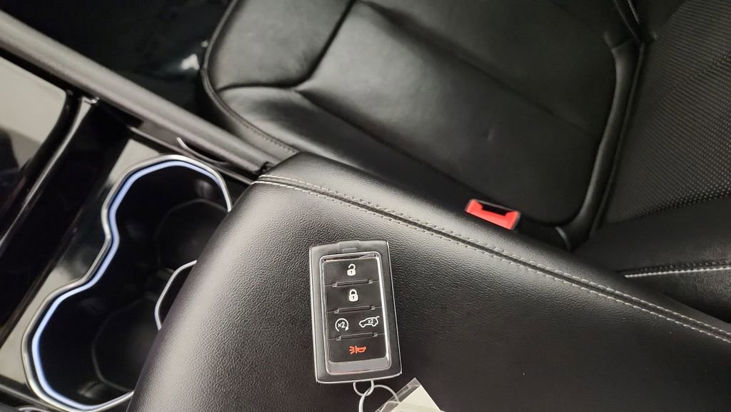 Used 2023 Jeep Grand Cherokee L Limited w/ Luxury Tech Group II image 21