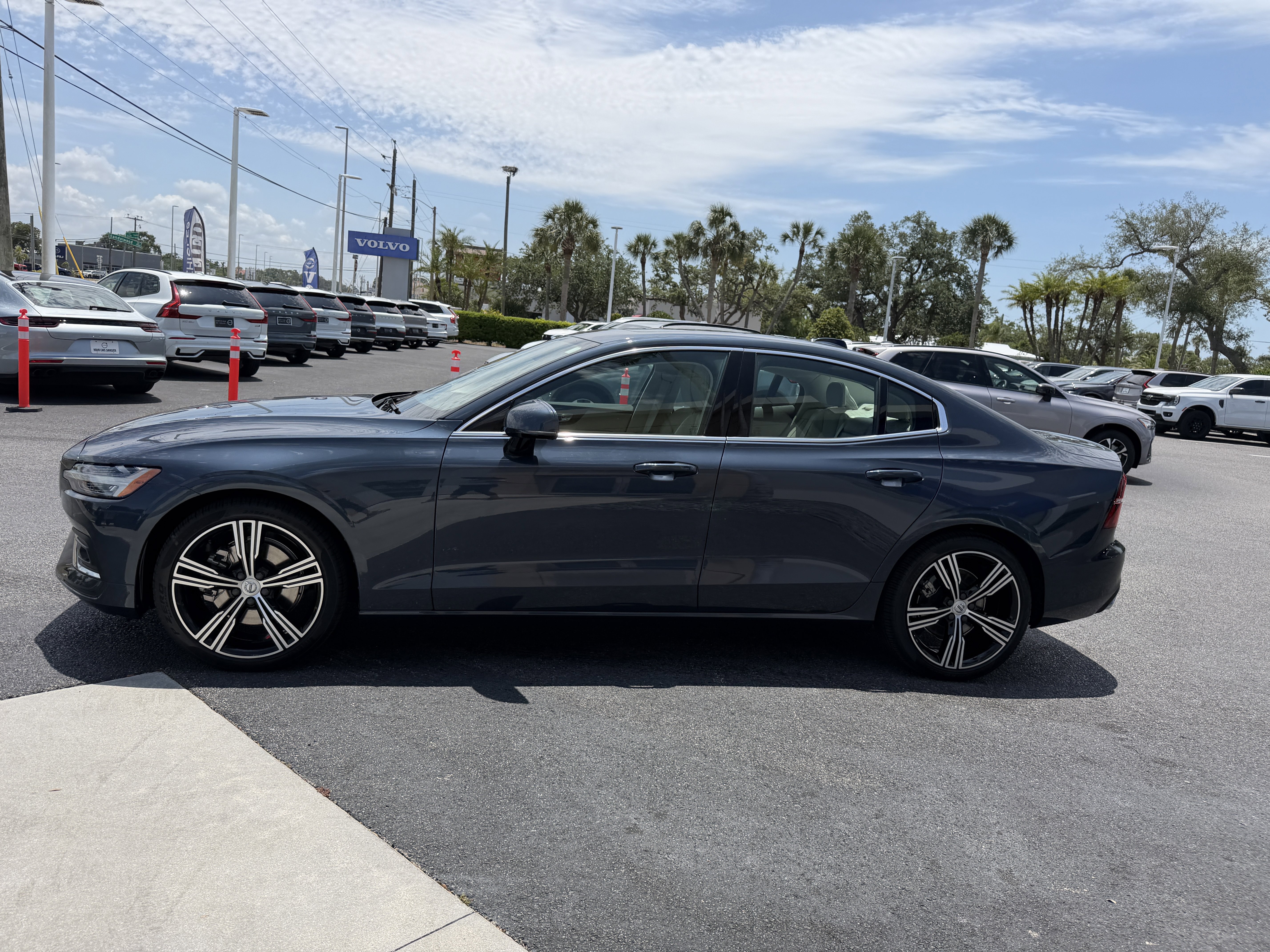 Used 2021 Volvo S60 T5 Inscription FWD image 6
