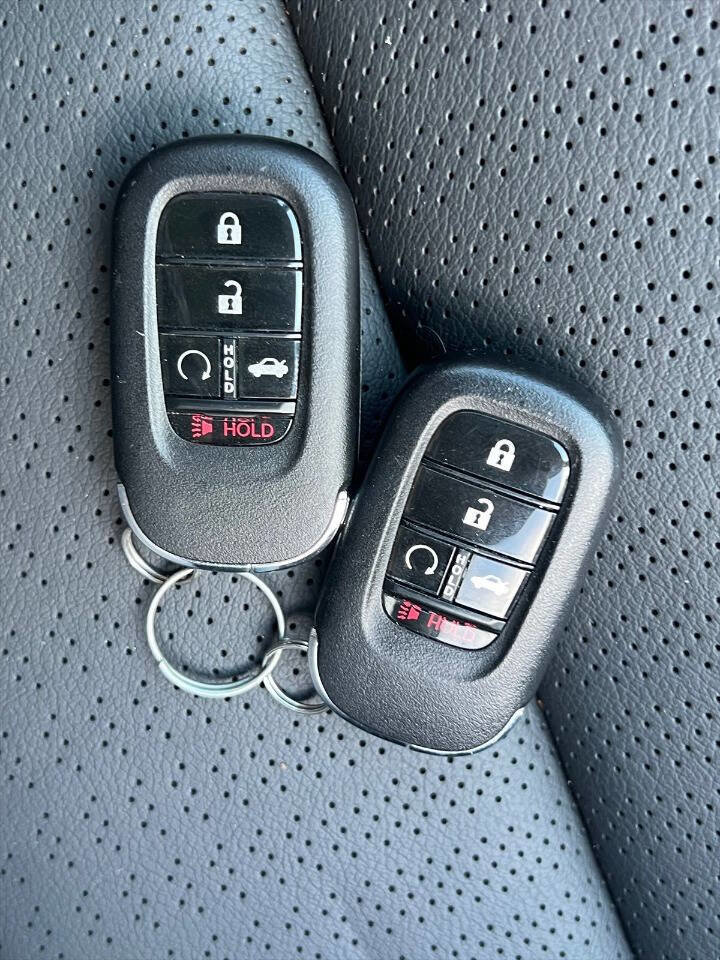 Used 2022 Honda Civic Touring image 18