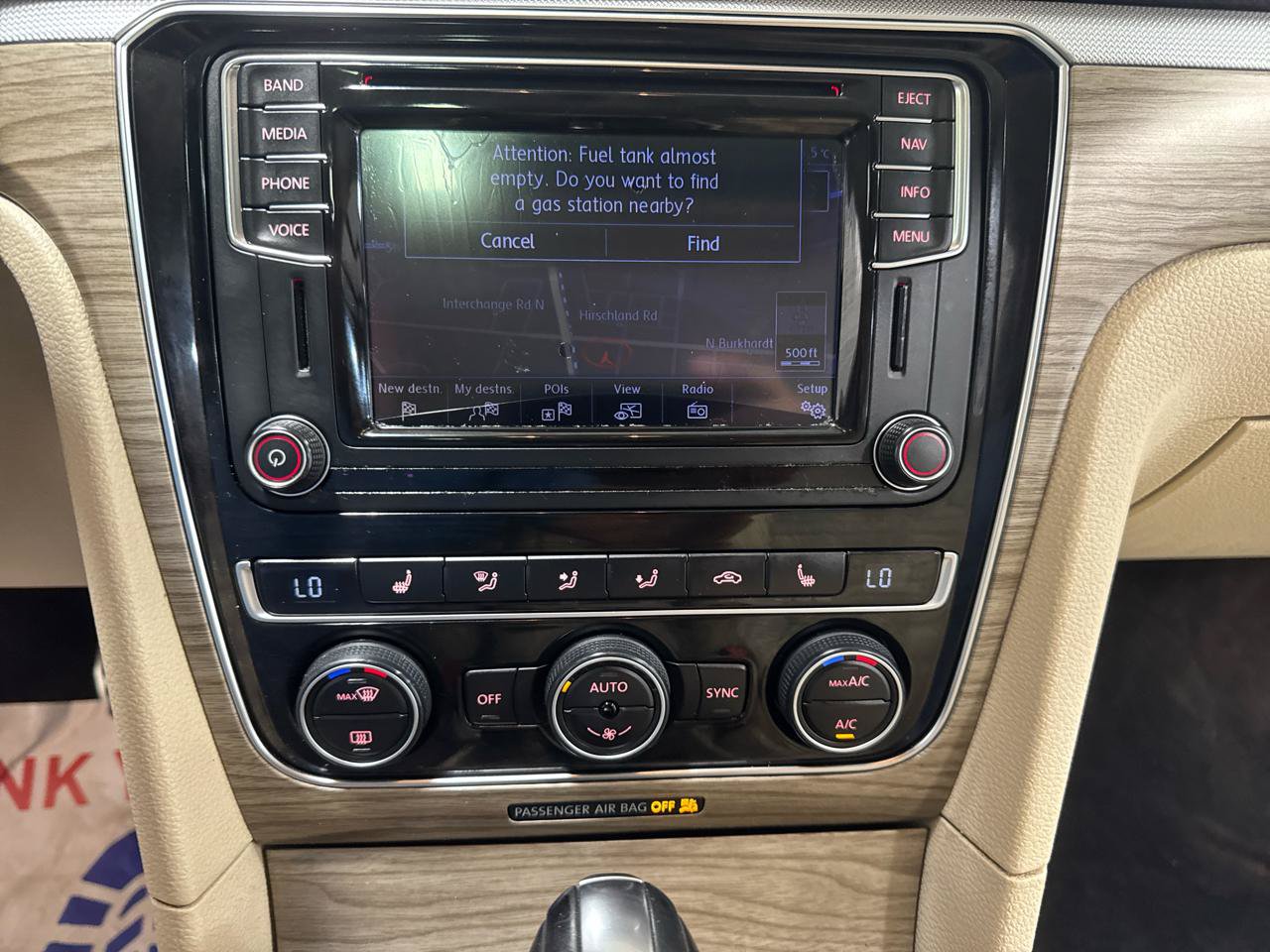 Used 2017 Volkswagen Passat 1.8T SEL Premium FWD image 18