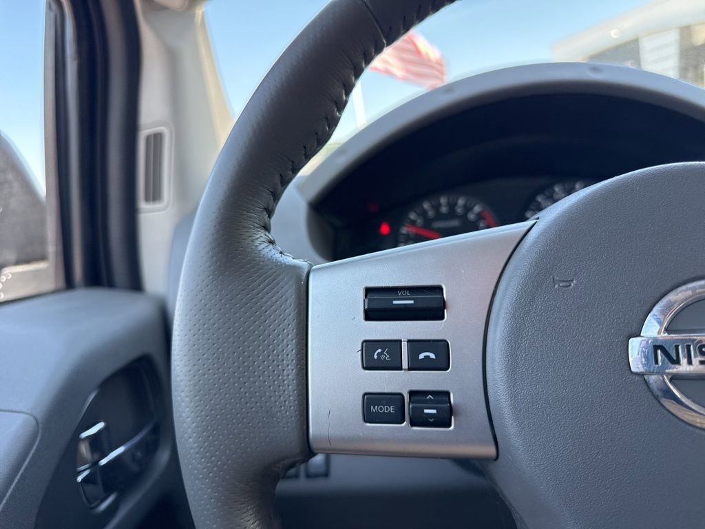 Used 2016 Nissan Frontier SV w/ SV Value Truck Package AWD/4WD image 13