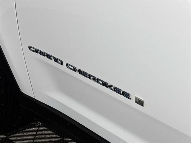 Certified 2023 Jeep Grand Cherokee 4WD 4xe w/ Luxury Tech Group II image 26