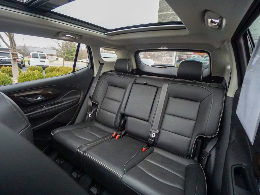 Used 2018 GMC Terrain Denali w/ Advanced Safety Package image 32