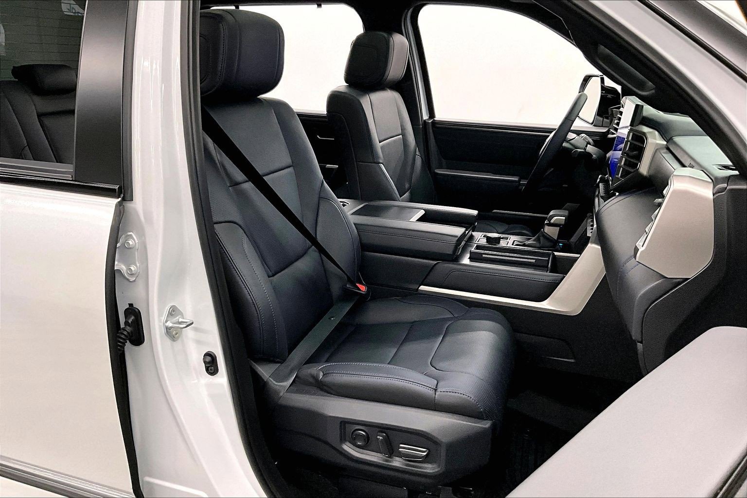 Used 2026 Toyota Tundra Platinum AWD/4WD image 8