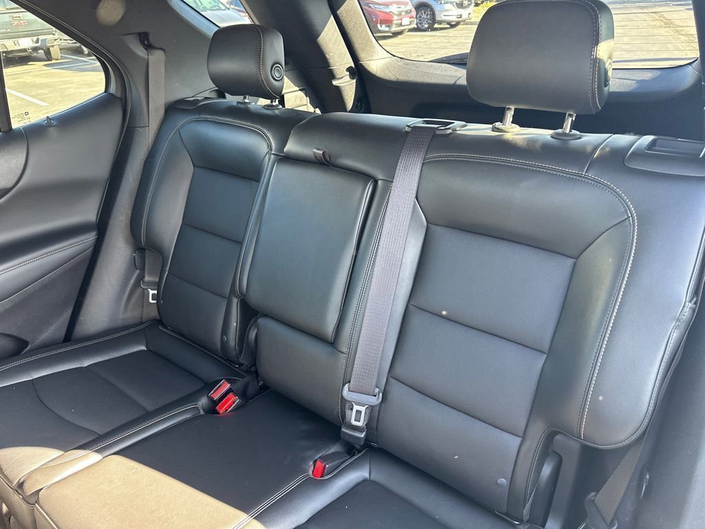 Used 2018 Chevrolet Equinox Premier image 12