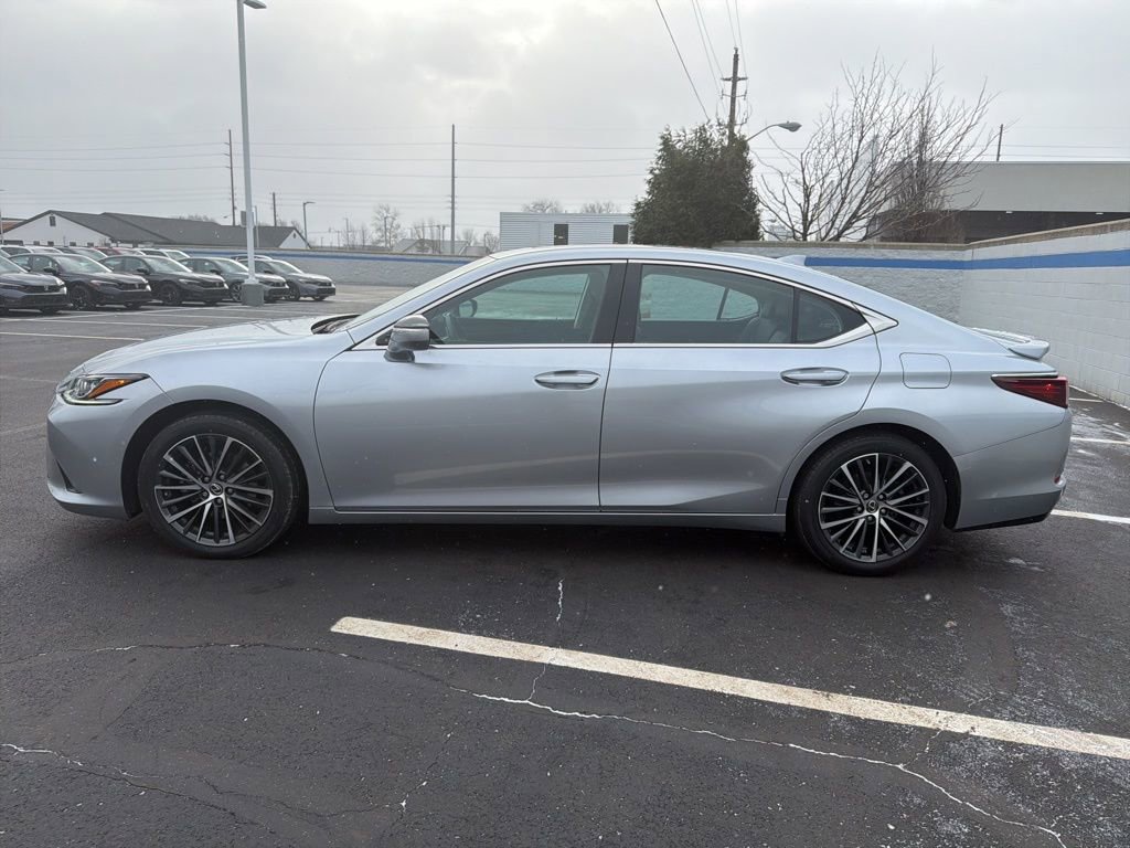 Used 2022 Lexus ES 350 w/ Premium Package image 2