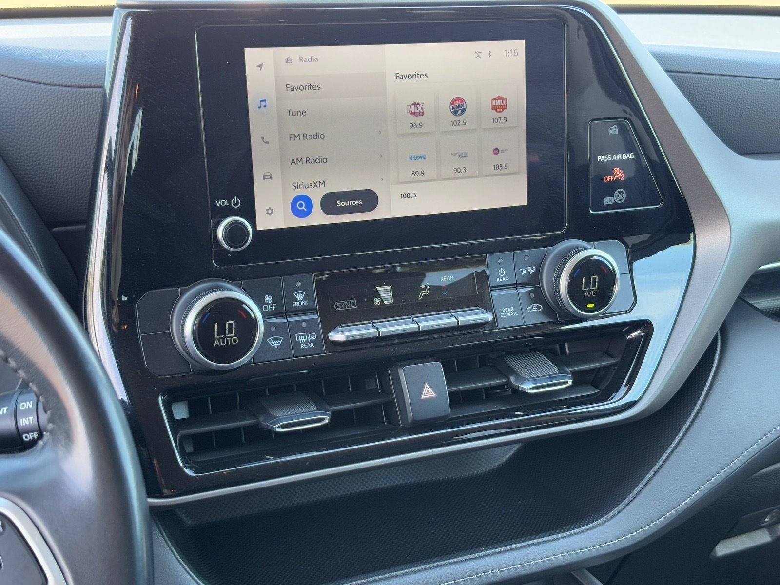 Used 2023 Toyota Highlander LE image 22