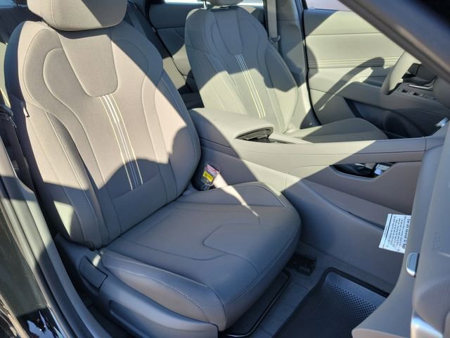 New 2026 Hyundai Elantra SEL Sport Premium image 17