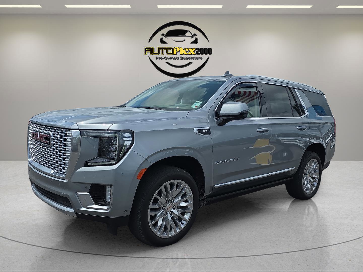 Used 2024 GMC Yukon Denali w/ Denali Reserve Package image 3