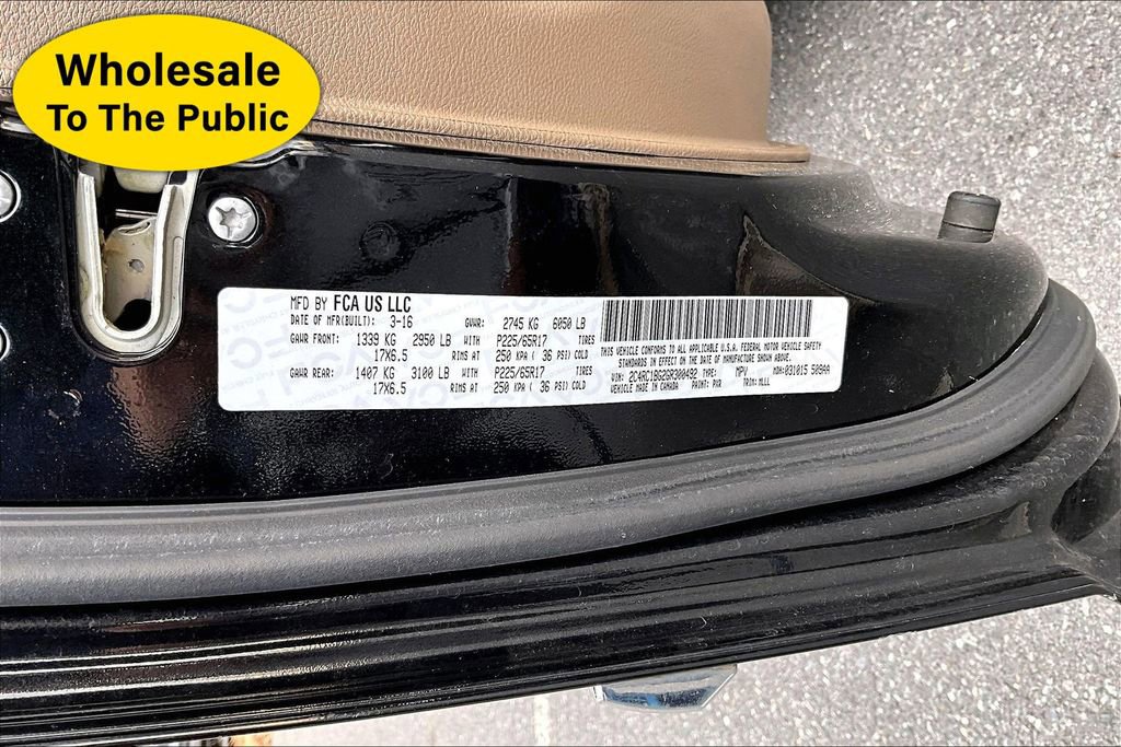 Used 2016 Chrysler Town & Country Touring image 14