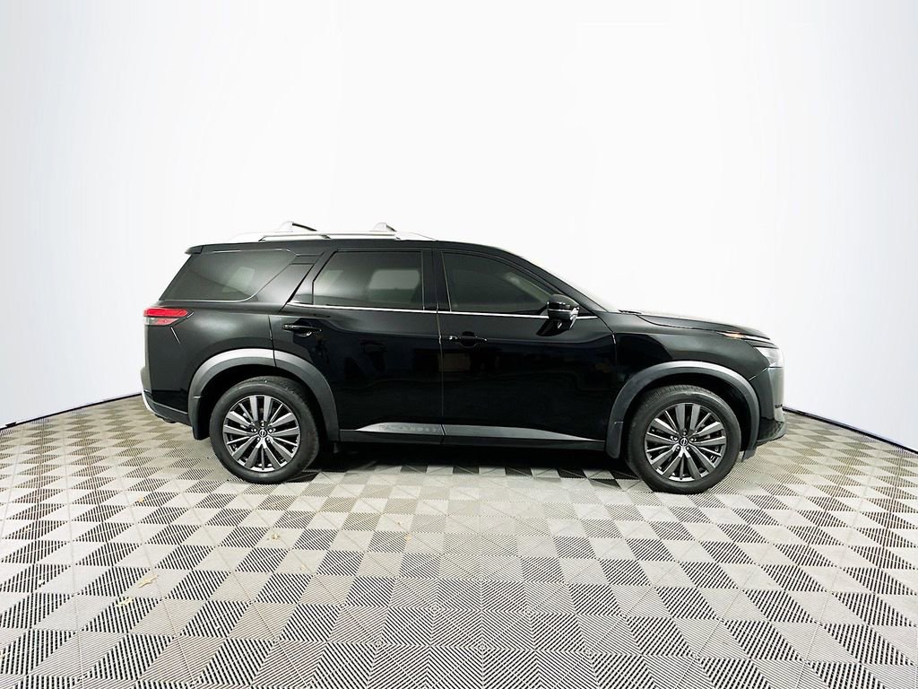 Certified 2025 Nissan Pathfinder SL w/ SL Premium Package AWD/4WD image 12