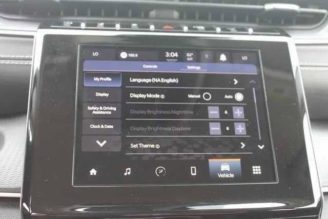 Used 2023 Jeep Grand Cherokee Laredo image 19