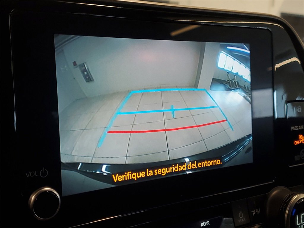 Used 2023 Toyota Highlander LE image 28