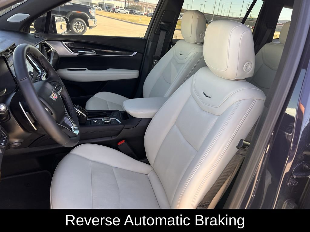 Used 2025 Cadillac XT6 Sport w/ Technology Package image 27
