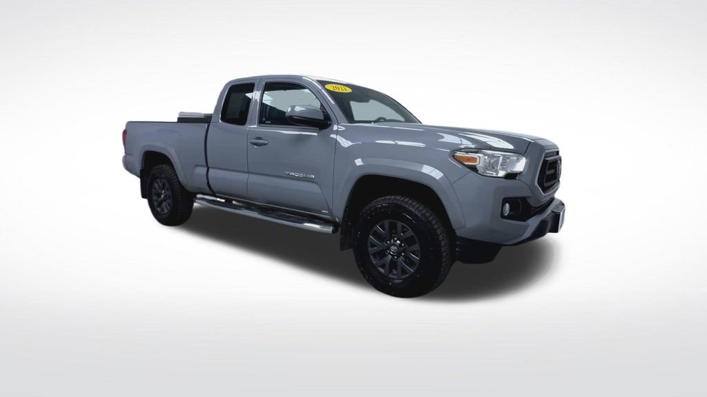 Used 2021 Toyota Tacoma SR5 AWD/4WD image 2