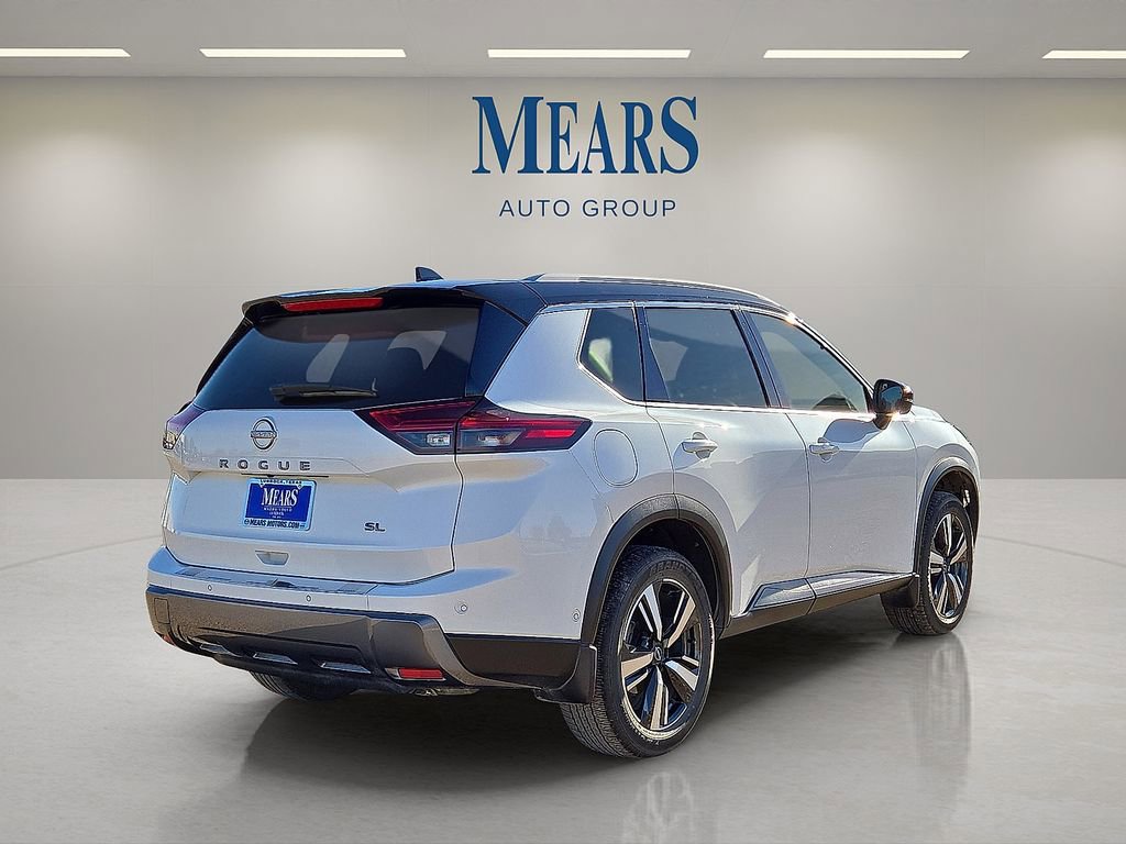 Used 2024 Nissan Rogue SL w/ SL Premium Package image 5