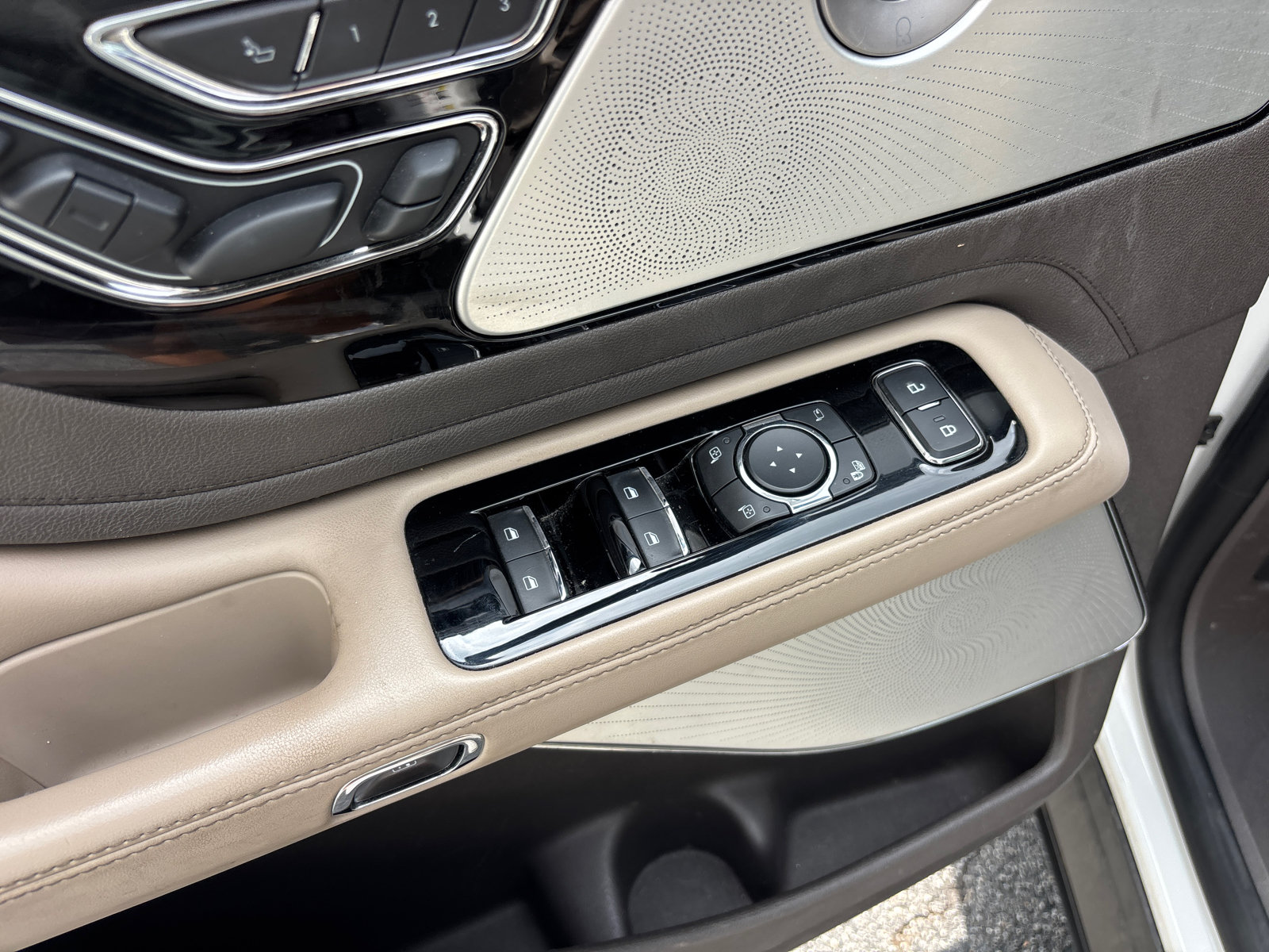 Used 2020 Lincoln Aviator Reserve w/ Equipment Group 202A AWD/4WD image 13