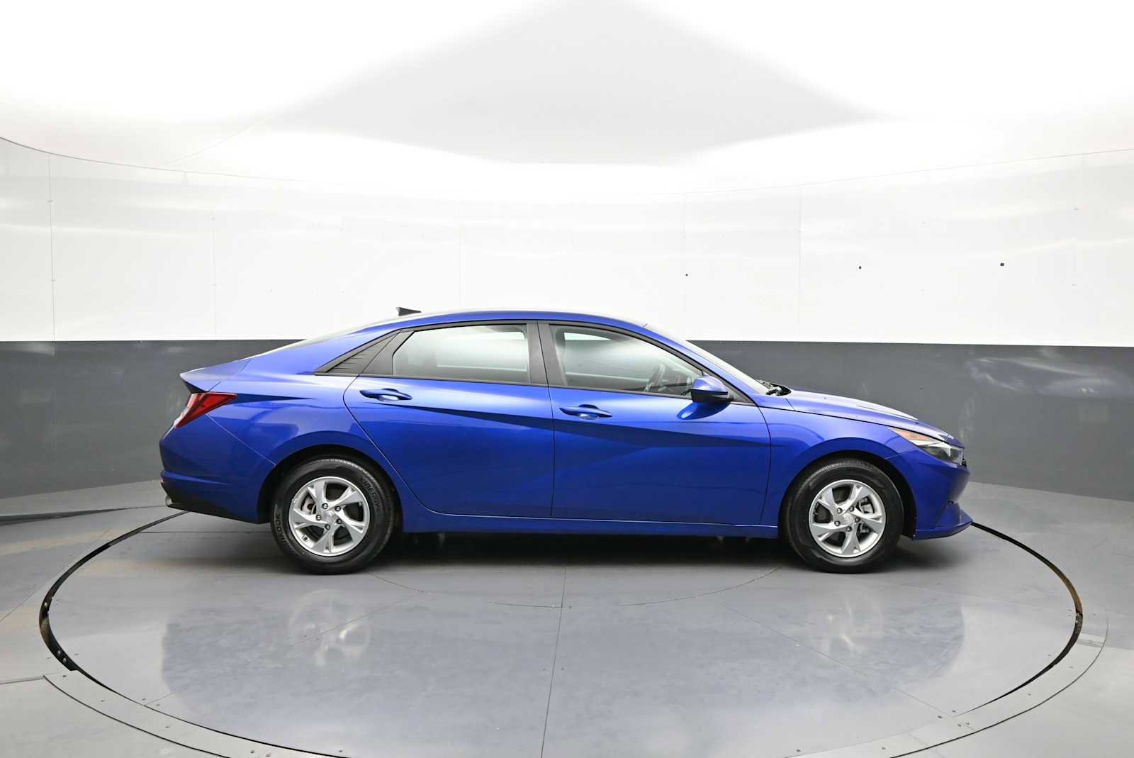 Certified 2023 Hyundai Elantra SE FWD image 5