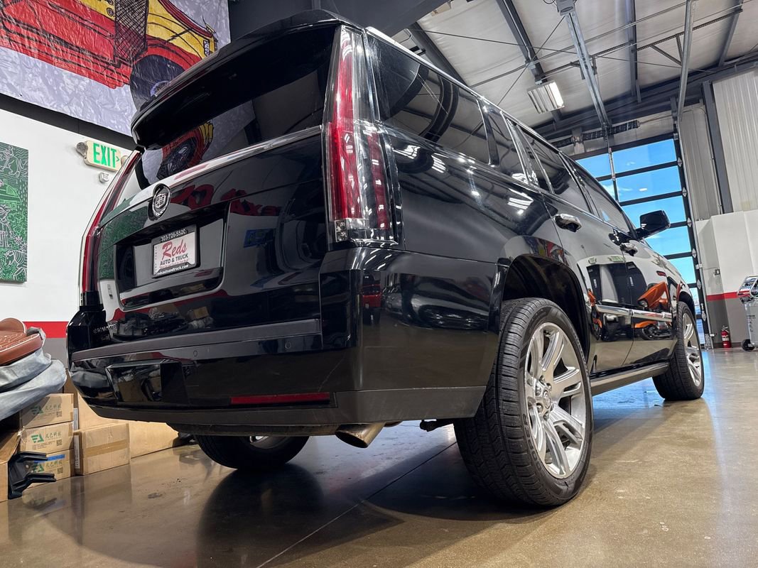 Used 2015 Cadillac Escalade Premium image 26