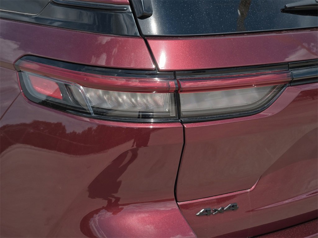 Used 2023 Jeep Grand Cherokee Limited w/ Luxury Tech Group II image 6