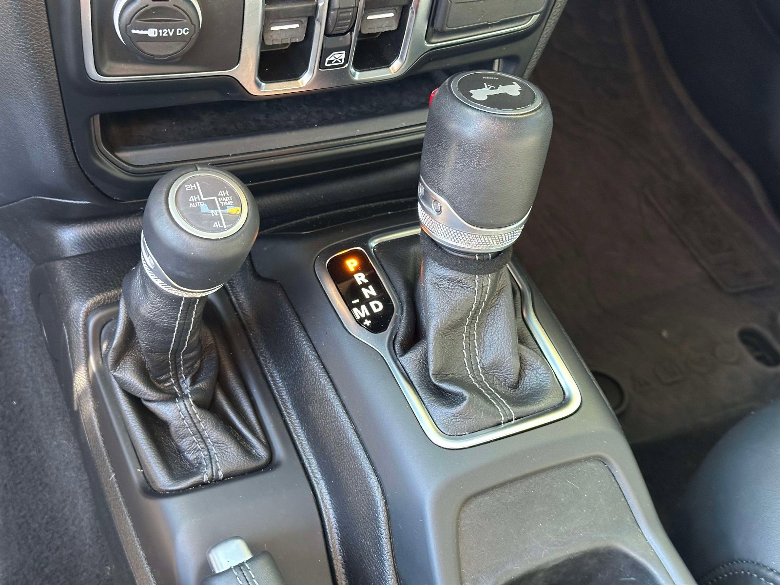 Used 2024 Jeep Wrangler High Altitude AWD/4WD image 32